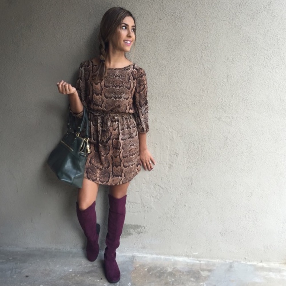🄷&🄼 Snakeskin dress with belt size 12